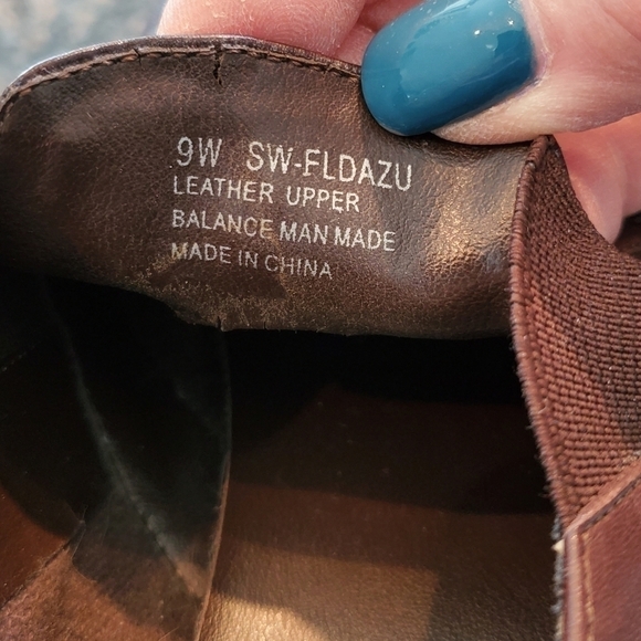 Easy Spirit Brown Leather loafers - Size 9W - Picture 3 of 6